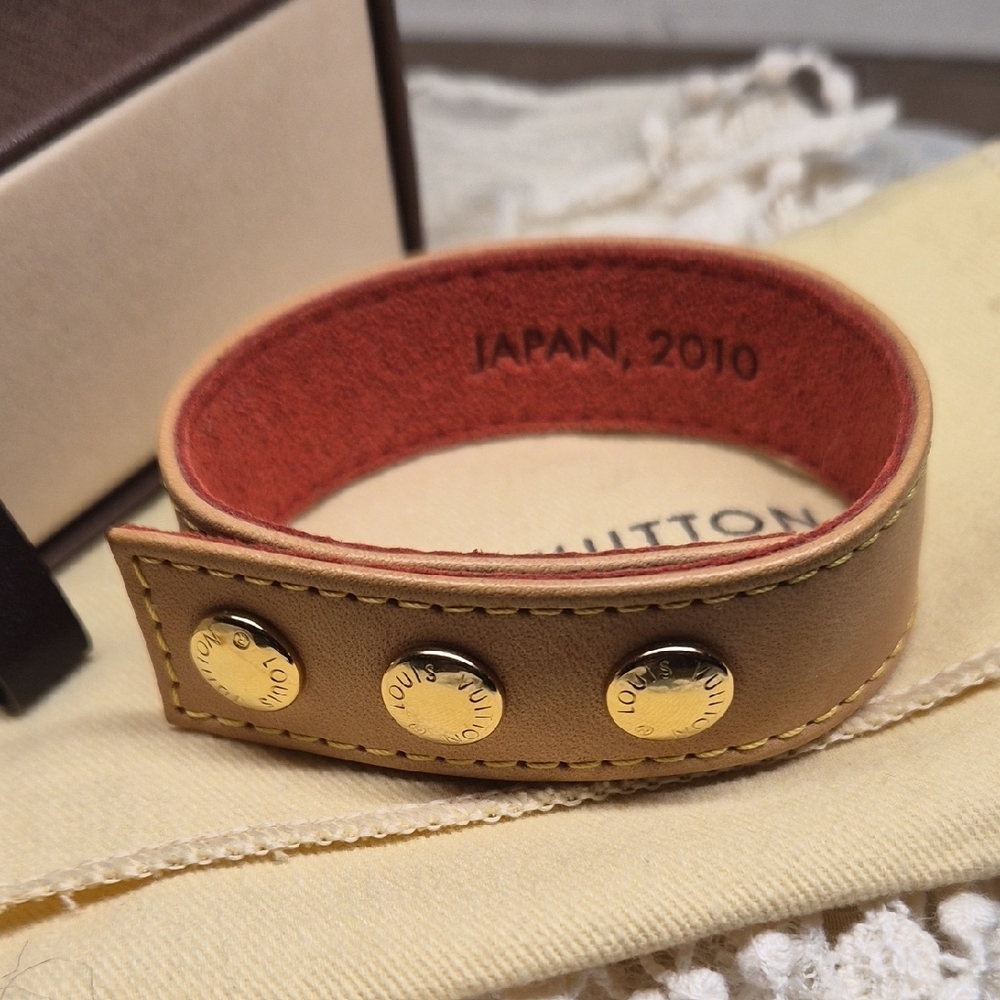 Louis Vuitton Beige Leather Bracelet with Gold Accents - Picture 3 of 5